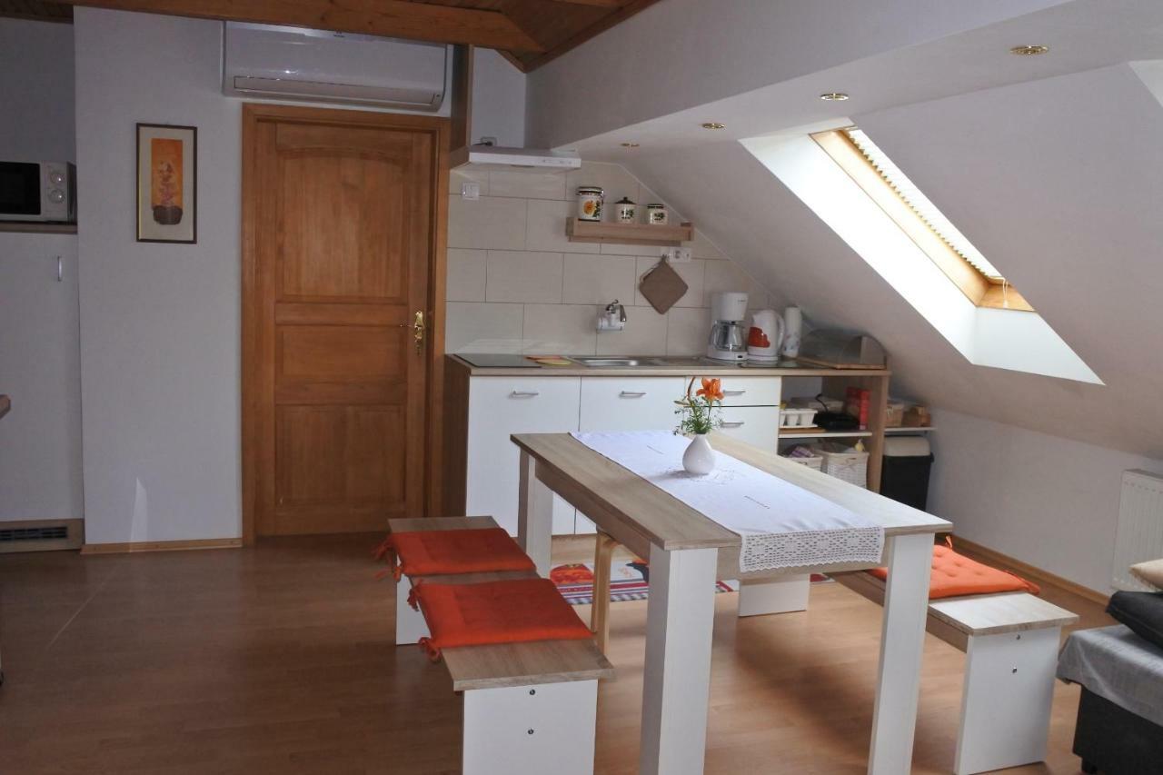 Apartma Vrh Lesce  Buitenkant foto